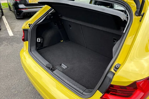 36 of 66 for Audi A1 Technik 25 TFSI 95 PS 5-speed