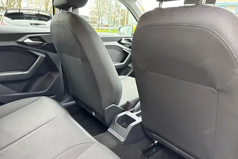 39 of 66 for Audi A1 Technik 25 TFSI 95 PS 5-speed