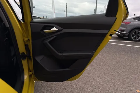 42 of 66 for Audi A1 Technik 25 TFSI 95 PS 5-speed