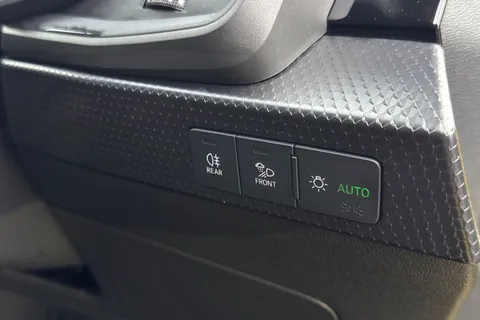 44 of 66 for Audi A1 Technik 25 TFSI 95 PS 5-speed