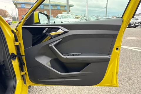 45 of 66 for Audi A1 Technik 25 TFSI 95 PS 5-speed