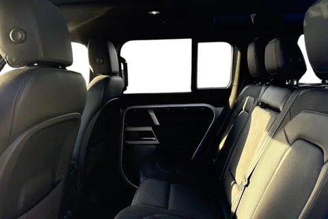 KR23SXE Land Rover Defender 110 3.0 D300 MHEV X-Dynamic SE Auto 4WD Euro 6 (s/s) 5dr Thumbnail #5