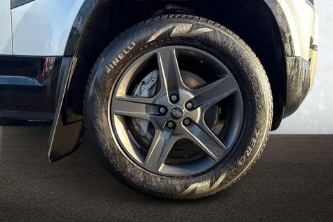 KR23SXE Land Rover Defender 110 3.0 D300 MHEV X-Dynamic SE Auto 4WD Euro 6 (s/s) 5dr Thumbnail #9