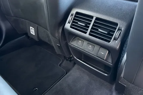 DW25EEX Land Rover Discovery Sport 2.0 D200 Dynamic SE 5dr Thumbnail #20