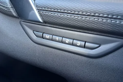 DW25EEX Land Rover Discovery Sport 2.0 D200 Dynamic SE 5dr Thumbnail #27