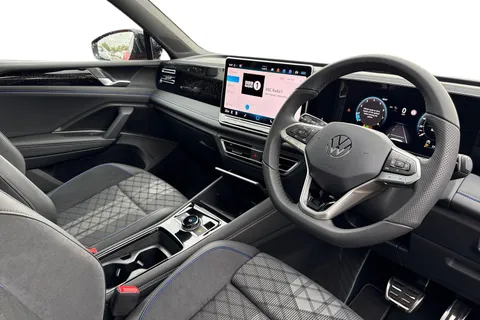 DG25ZJV Volkswagen Tiguan 1.5 eTSI 150 R-Line DSG⭐ Sunroof, Black Pack,  Driver assistance package⭐ Thumbnail #9