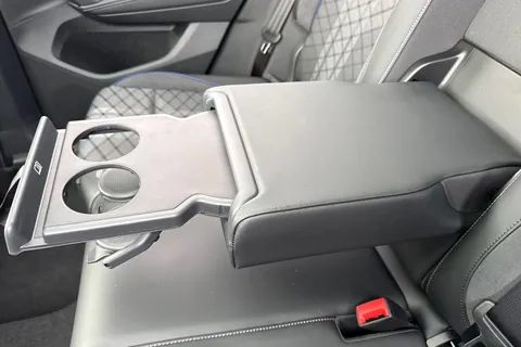 DG25ZJV Volkswagen Tiguan 1.5 eTSI 150 R-Line DSG⭐ Sunroof, Black Pack,  Driver assistance package⭐ Thumbnail #39