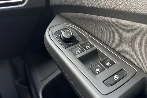 21 of 45 for VOLKSWAGEN GOLF 1.0 TSI Active 5dr