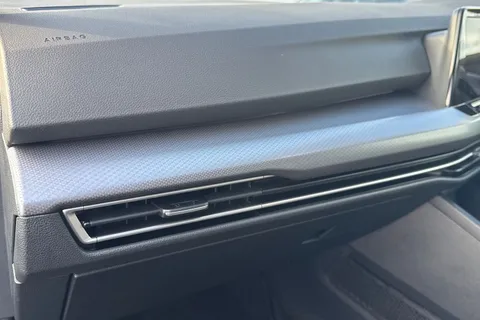 30 of 45 for VOLKSWAGEN GOLF 1.0 TSI Active 5dr