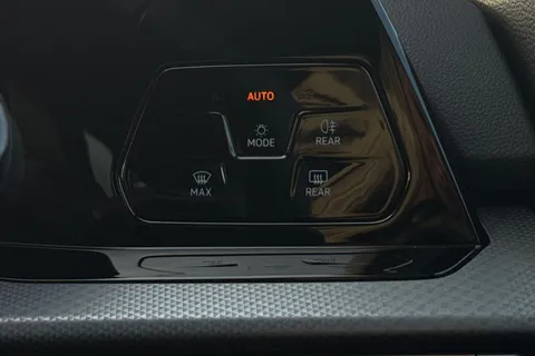 34 of 45 for VOLKSWAGEN GOLF 1.0 TSI Active 5dr