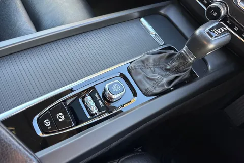 LP69VUB Volvo Xc60 2.0 T4 Edition Auto Euro 6 (s/s) 5dr Thumbnail #24