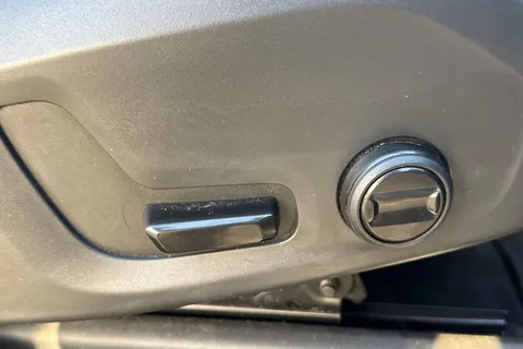 LP69VUB Volvo Xc60 2.0 T4 Edition Auto Euro 6 (s/s) 5dr Thumbnail #28