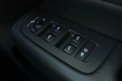 LP69VUB Volvo Xc60 2.0 T4 Edition Auto Euro 6 (s/s) 5dr Thumbnail #33