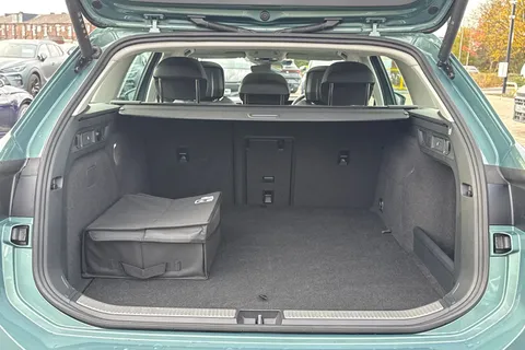 DA25CCZ Volkswagen Passat 1.5 TSI eHybrid Life 5dr DSG **PAN ROOF** Thumbnail #7