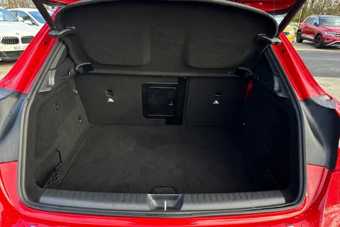 HJ15KKO Mercedes-Benz Gla 2.0 GLA45 AMG SpdS DCT 4MATIC Euro 6 (s/s) 5dr Thumbnail #8