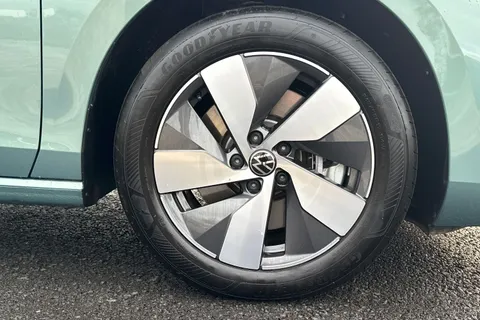 DA25CCZ Volkswagen Passat 1.5 TSI eHybrid Life 5dr DSG **PAN ROOF** Thumbnail #11