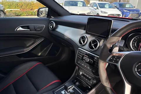 HJ15KKO Mercedes-Benz Gla 2.0 GLA45 AMG SpdS DCT 4MATIC Euro 6 (s/s) 5dr Thumbnail #21