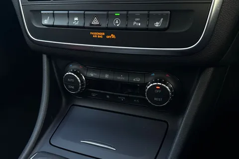 HJ15KKO Mercedes-Benz Gla 2.0 GLA45 AMG SpdS DCT 4MATIC Euro 6 (s/s) 5dr Thumbnail #23