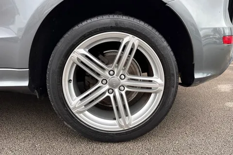 12 of 61 for Audi Q5 2.0 TDI S line Plus quattro Euro 6 (s/s) 5dr