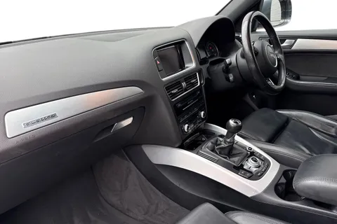 14 of 61 for Audi Q5 2.0 TDI S line Plus quattro Euro 6 (s/s) 5dr