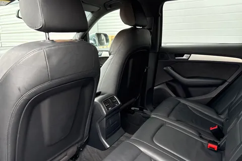 34 of 61 for Audi Q5 2.0 TDI S line Plus quattro Euro 6 (s/s) 5dr