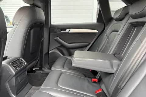 36 of 61 for Audi Q5 2.0 TDI S line Plus quattro Euro 6 (s/s) 5dr