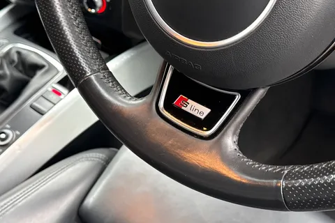 56 of 61 for Audi Q5 2.0 TDI S line Plus quattro Euro 6 (s/s) 5dr