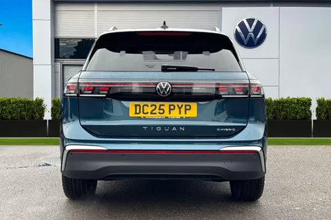 DC25PYP Volkswagen Tiguan 1.5 TSI eHybrid 204PS Elegance 5dr DSG ⭐Sunroof, Towbar, Keyless ⭐ Thumbnail #5