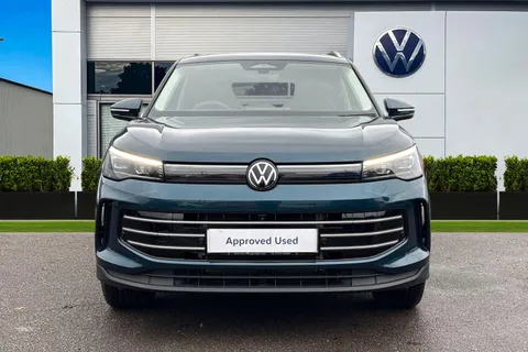 DC25PYP Volkswagen Tiguan 1.5 TSI eHybrid 204PS Elegance 5dr DSG ⭐Sunroof, Towbar, Keyless ⭐ Thumbnail #6