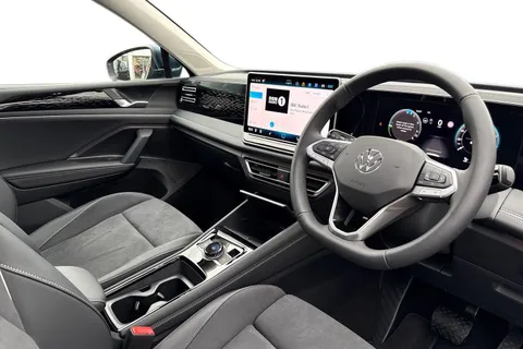 DC25PYP Volkswagen Tiguan 1.5 TSI eHybrid 204PS Elegance 5dr DSG ⭐Sunroof, Towbar, Keyless ⭐ Thumbnail #8