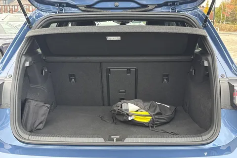 KR25MPZ Volkswagen Golf 1.5 TSI 272 GTE eHybrid 5dr DSG **PAN ROOF** Thumbnail #10