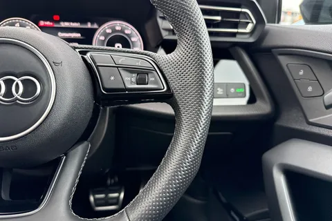 PN25JBU Audi A3 Black Edition 35 TFSI  150 PS S tronic Thumbnail #32