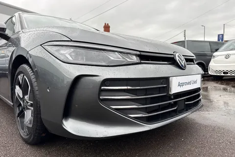 KN25MOV Volkswagen Passat 1.5 TSI eHybrid 204PS Life 5dr DSG ⭐Sunroof, York Alloys, Info Pack⭐ Thumbnail #9