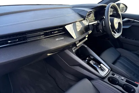 PK25ULA Audi A3 Black Edition 35 TFSI 150 PS S tronic Thumbnail #16