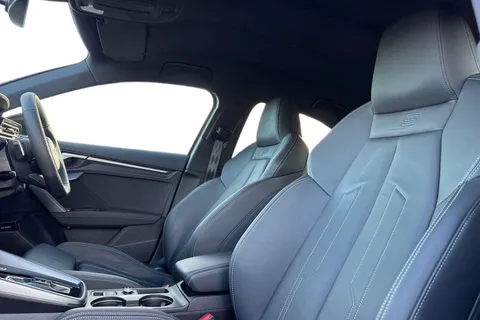 PK25ULA Audi A3 Black Edition 35 TFSI 150 PS S tronic Thumbnail #17