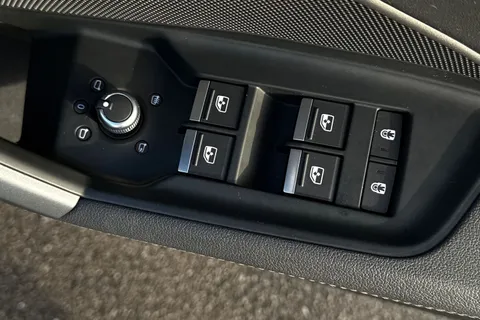 PK25ULA Audi A3 Black Edition 35 TFSI 150 PS S tronic Thumbnail #22