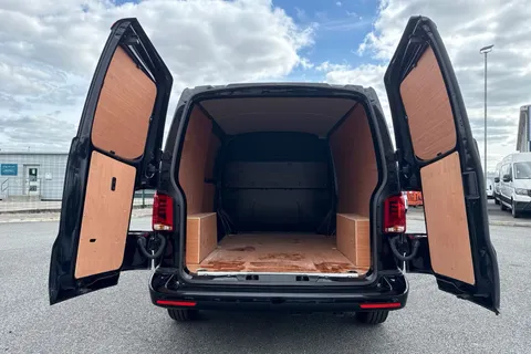 DG74CXY Volkswagen Transporter 2.0 TDI 110 Highline Van Thumbnail #7