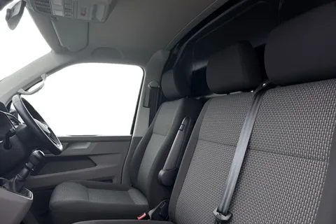 DG74CXY Volkswagen Transporter 2.0 TDI 110 Highline Van Thumbnail #16