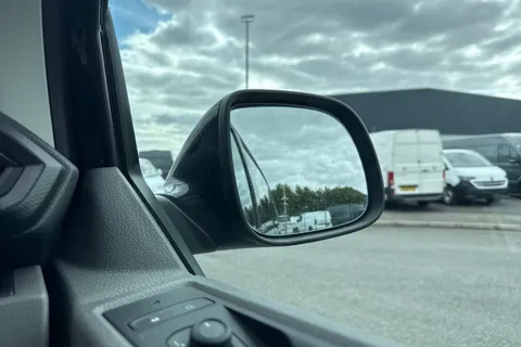 DG74CXY Volkswagen Transporter 2.0 TDI 110 Highline Van Thumbnail #21