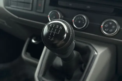 DG74CXY Volkswagen Transporter 2.0 TDI 110 Highline Van Thumbnail #23