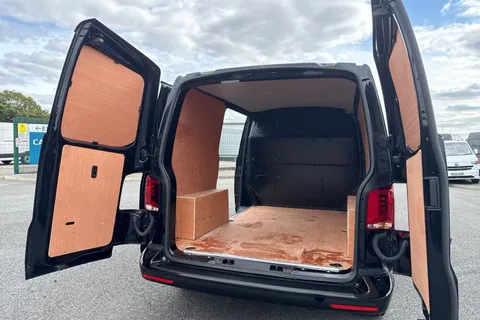 DG74CXY Volkswagen Transporter 2.0 TDI 110 Highline Van Thumbnail #34