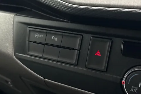 DG74CXY Volkswagen Transporter 2.0 TDI 110 Highline Van Thumbnail #45