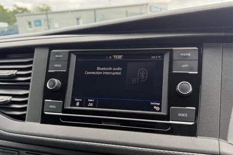 DG74CXY Volkswagen Transporter 2.0 TDI 110 Highline Van Thumbnail #48