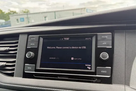 DG74CXY Volkswagen Transporter 2.0 TDI 110 Highline Van Thumbnail #49