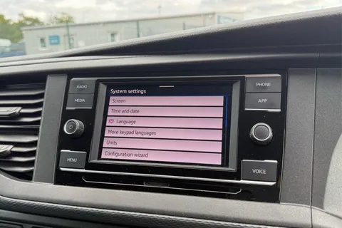 DG74CXY Volkswagen Transporter 2.0 TDI 110 Highline Van Thumbnail #51