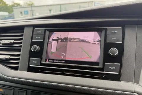 DG74CXY Volkswagen Transporter 2.0 TDI 110 Highline Van Thumbnail #54