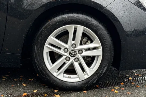 GY72EVN Toyota Corolla 1.8 VVT-h Icon CVT Euro 6 (s/s) 5dr Thumbnail #11