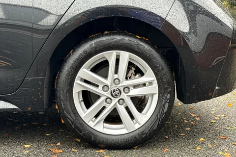 GY72EVN Toyota Corolla 1.8 VVT-h Icon CVT Euro 6 (s/s) 5dr Thumbnail #13