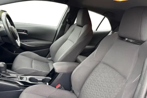 GY72EVN Toyota Corolla 1.8 VVT-h Icon CVT Euro 6 (s/s) 5dr Thumbnail #17