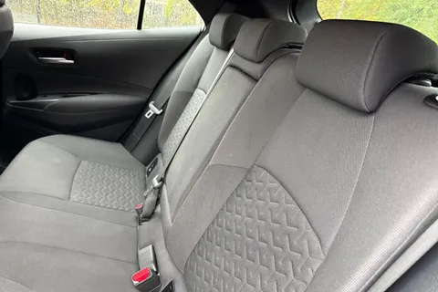 GY72EVN Toyota Corolla 1.8 VVT-h Icon CVT Euro 6 (s/s) 5dr Thumbnail #20